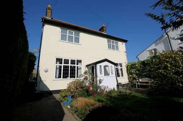  Image of 3 bedroom Detached house for sale in Chapel Road Tadworth KT20 at Chapel Road  Tadworth, KT20 5SB