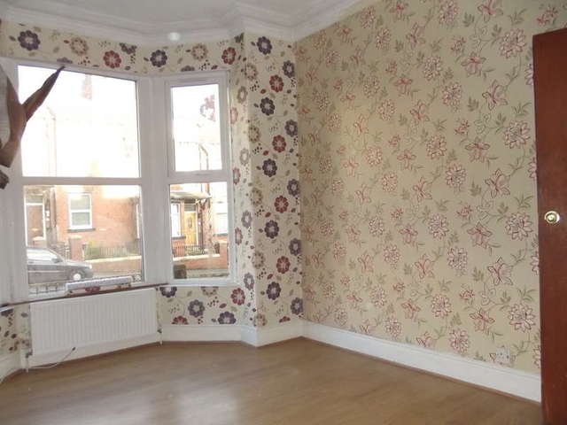  Image of 4 bedroom Terraced house to rent in Tempest Road Holbeck Leeds LS11 at Beeston Leeds West Yorkshire, LS11 7DH