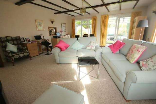  Image of 3 bedroom Detached house for sale in Thickthorn Close Kenilworth CV8 at Thickthorn Close  Kenilworth, CV8 2AF