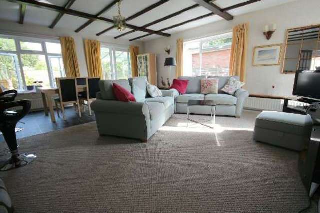  Image of 3 bedroom Detached house for sale in Thickthorn Close Kenilworth CV8 at Thickthorn Close  Kenilworth, CV8 2AF