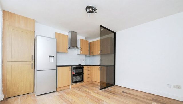  Image of 2 bedroom Flat for sale in Tibberton Square London N1 at Tibberton Square  London, N1 8SF