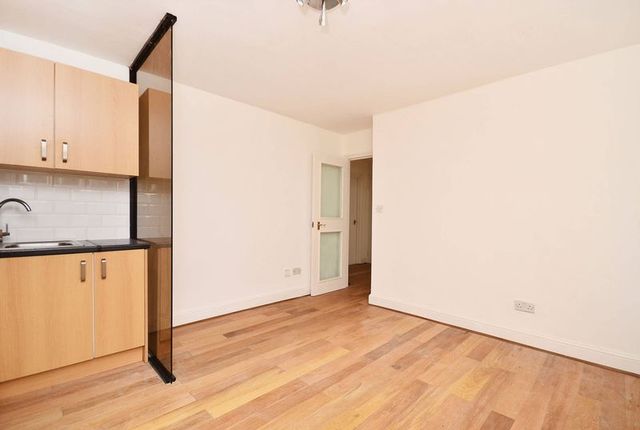  Image of 2 bedroom Flat for sale in Tibberton Square London N1 at Tibberton Square  London, N1 8SF