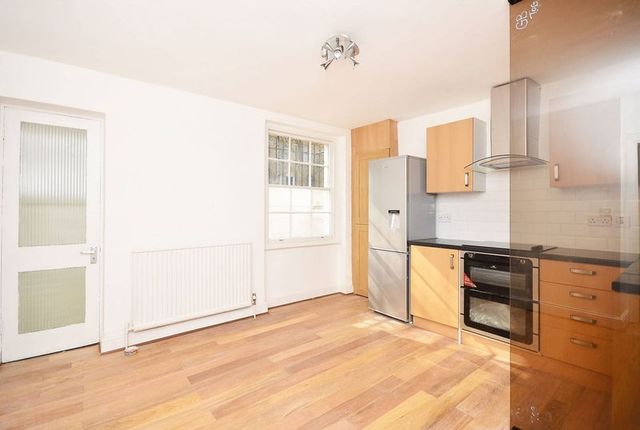  Image of 2 bedroom Flat for sale in Tibberton Square London N1 at Tibberton Square  London, N1 8SF