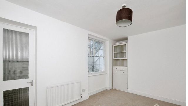  Image of 2 bedroom Flat for sale in Tibberton Square London N1 at Tibberton Square  London, N1 8SF