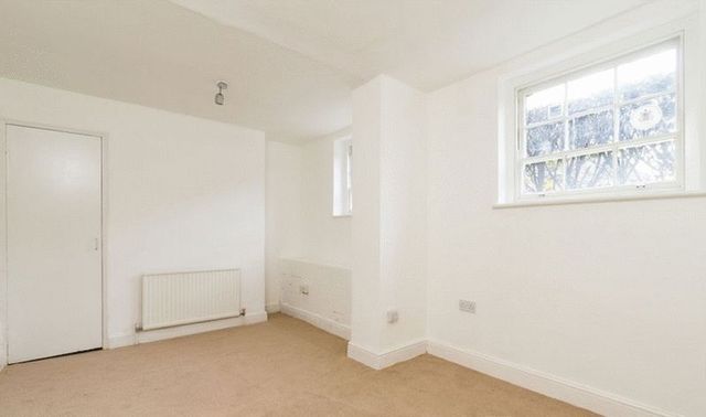  Image of 2 bedroom Flat for sale in Tibberton Square London N1 at Tibberton Square  London, N1 8SF