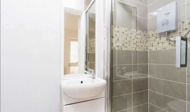  Image of 2 bedroom Flat for sale in Tibberton Square London N1 at Tibberton Square  London, N1 8SF