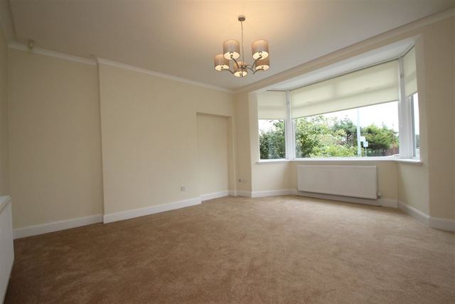  Image of 3 bedroom Bungalow to rent in Titwood Road Glasgow G41 at Strathbungo Glasgow Glasgow, G41 4DD