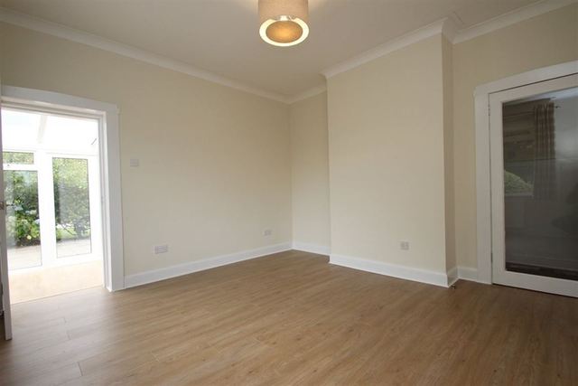  Image of 3 bedroom Bungalow to rent in Titwood Road Glasgow G41 at Strathbungo Glasgow Glasgow, G41 4DD
