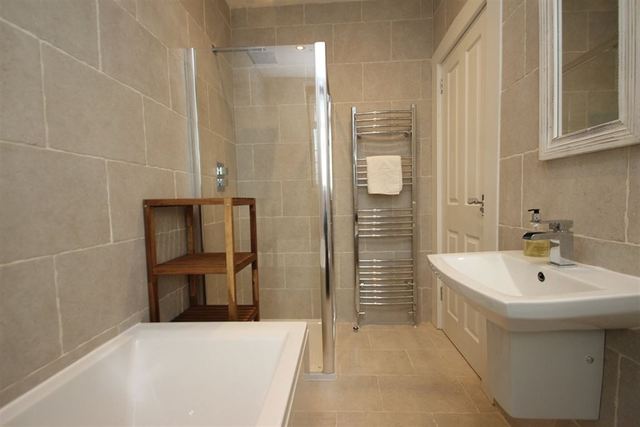  Image of 3 bedroom Bungalow to rent in Titwood Road Glasgow G41 at Strathbungo Glasgow Glasgow, G41 4DD