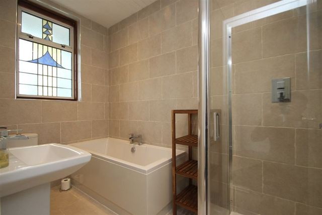  Image of 3 bedroom Bungalow to rent in Titwood Road Glasgow G41 at Strathbungo Glasgow Glasgow, G41 4DD