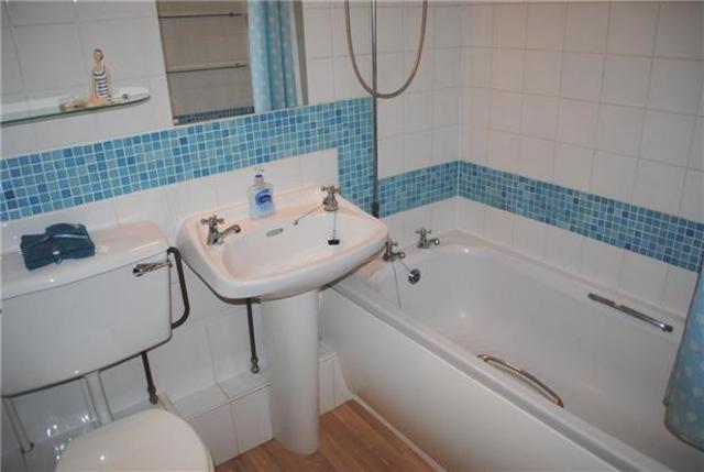  Image of 2 bedroom Flat to rent in Pittville Circus Cheltenham GL52 at Gloucestershire, GL52 2PU