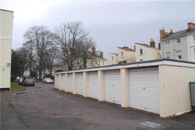  Image of 2 bedroom Flat to rent in Pittville Circus Cheltenham GL52 at Gloucestershire, GL52 2PU