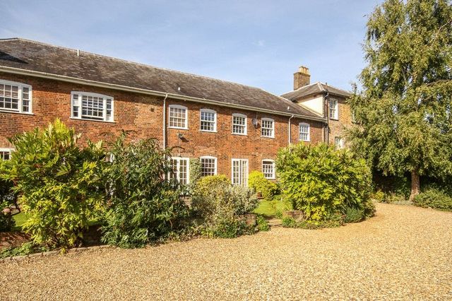  Image of 1 bedroom Flat for sale in Tring Station Tring HP23 at Tring Station  Tring, HP23 5SG