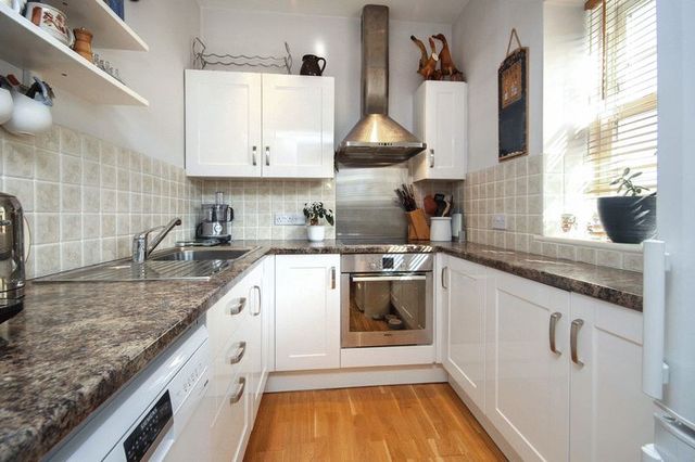  Image of 1 bedroom Flat for sale in Tring Station Tring HP23 at Tring Station  Tring, HP23 5SG