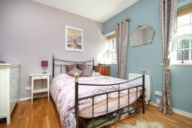  Image of 1 bedroom Flat for sale in Tring Station Tring HP23 at Tring Station  Tring, HP23 5SG