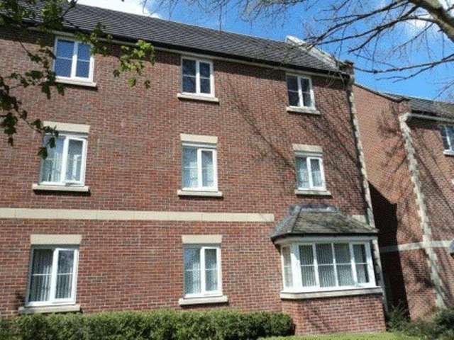  Image of 2 bedroom Flat to rent in Tuffley Lane Tuffley Gloucester GL4 at Tuffley Lane Tuffley Gloucester, GL4 0DL