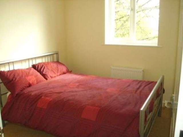  Image of 2 bedroom Flat to rent in Tuffley Lane Tuffley Gloucester GL4 at Tuffley Lane Tuffley Gloucester, GL4 0DL