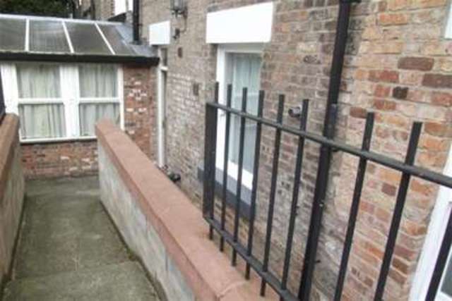  Image of 2 bedroom Flat to rent in Ullet Road Sefton Park Liverpool L17 at Liverpool, L17 3BL