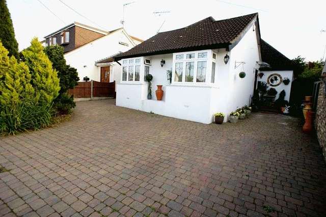 Image of 3 bedroom Detached house for sale in Una Road Bowers Gifford Basildon SS13 at Una Road Bowers Gifford Basildon, SS13 2HU