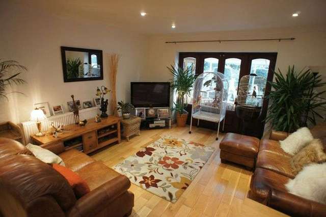  Image of 3 bedroom Detached house for sale in Una Road Bowers Gifford Basildon SS13 at Una Road Bowers Gifford Basildon, SS13 2HU