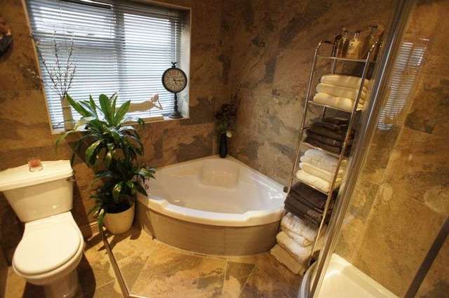  Image of 3 bedroom Detached house for sale in Una Road Bowers Gifford Basildon SS13 at Una Road Bowers Gifford Basildon, SS13 2HU
