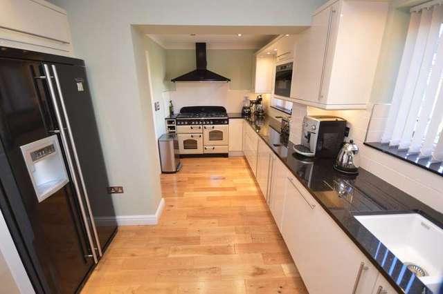  Image of 4 bedroom Detached house for sale in Upper Green Drive Tingley Wakefield WF3 at Tingley Wakefield West Yorkshire, WF3 1TD