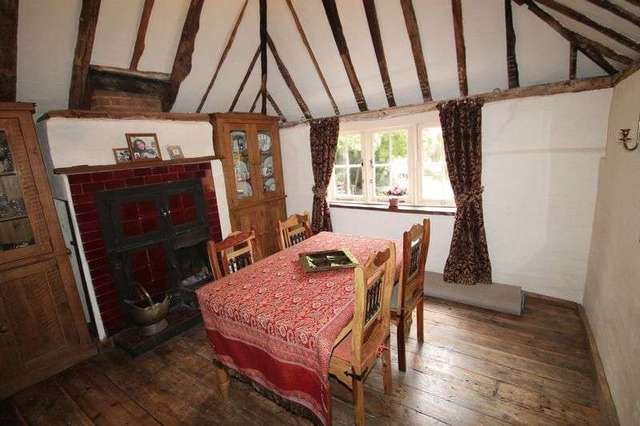  Image of 4 bedroom Detached house to rent in Upper Street Shere Guildford GU5 at Upper Street  Shere, GU5 9JE