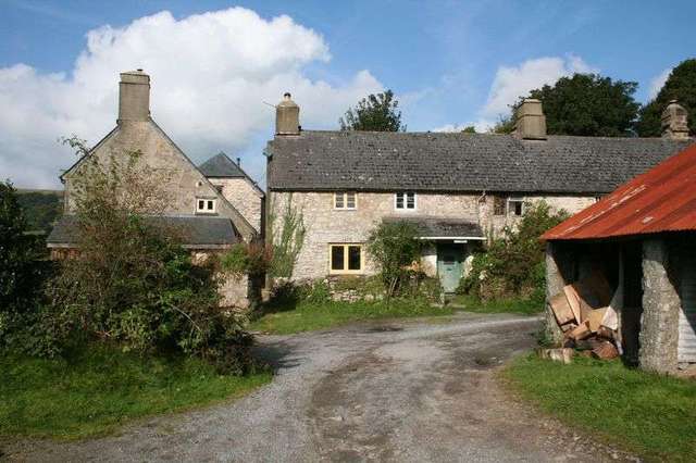  Image of 3 bedroom Cottage for sale in Widecombe-in-the-Moor Newton Abbot TQ13 at Venton Widecombe-In-The-Moor Newton Abbot, TQ13 7TF