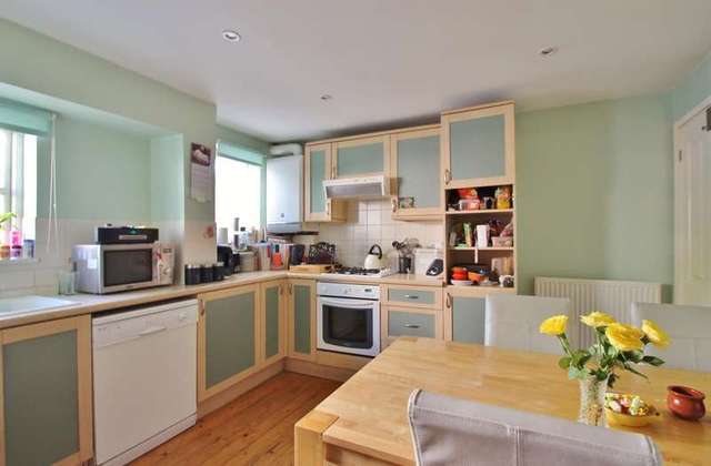  Image of 5 bedroom End of Terrace for sale in Victoria Road Abingdon OX14 at Abingdon, OX14 1DN