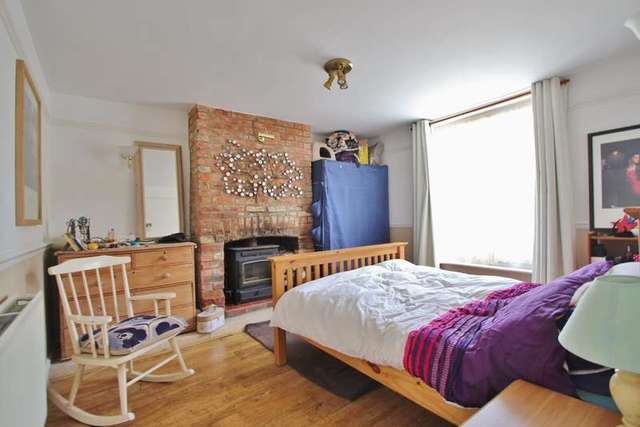  Image of 5 bedroom End of Terrace for sale in Victoria Road Abingdon OX14 at Abingdon, OX14 1DN