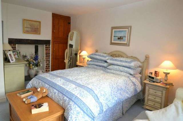  Image of 2 bedroom Cottage for sale in Victoria Road Topsham Exeter EX3 at Topsham, EX3 0EU