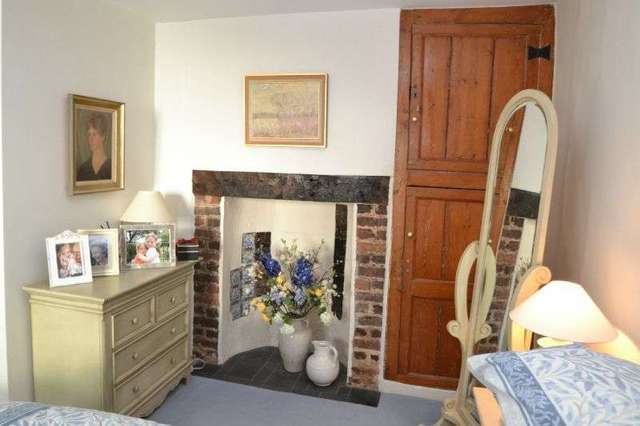  Image of 2 bedroom Cottage for sale in Victoria Road Topsham Exeter EX3 at Topsham, EX3 0EU