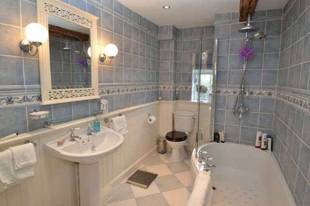  Image of 2 bedroom Cottage for sale in Victoria Road Topsham Exeter EX3 at Topsham, EX3 0EU