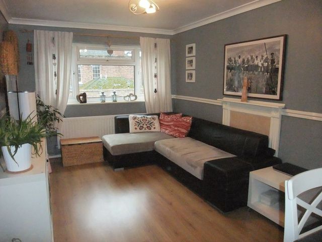  Image of 1 bedroom Flat to rent in Villa Court Madeley Telford TF7 at Villa Court Madeley Telford, TF7 5AG