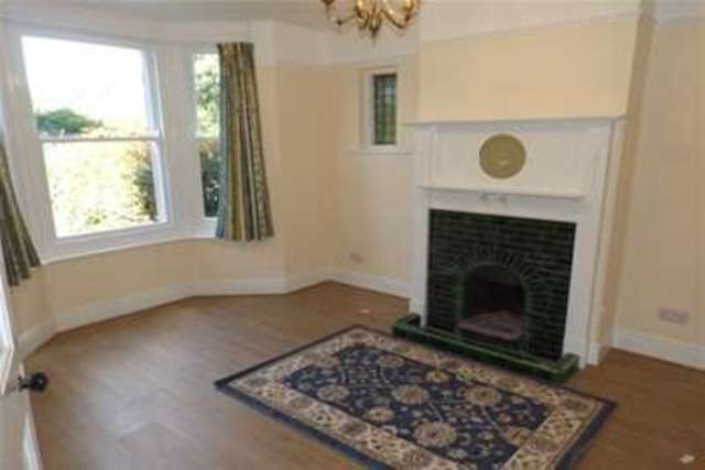  Image of 2 bedroom Detached house to rent in Wallace Avenue Worthing BN11 at Worthing, BN11 5QF