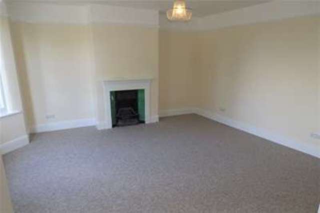  Image of 2 bedroom Detached house to rent in Wallace Avenue Worthing BN11 at Worthing, BN11 5QF