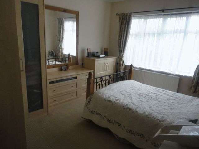  Image of 3 bedroom Detached house to rent in Wallasey Crescent Ickenham Uxbridge UB10 at Wallasey Crescent Ickenham Uxbridge, UB10 8SA