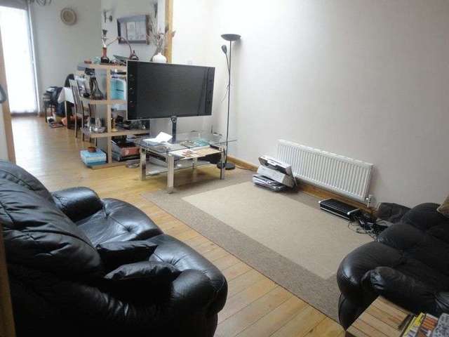  Image of 3 bedroom Detached house to rent in Wallasey Crescent Ickenham Uxbridge UB10 at Wallasey Crescent Ickenham Uxbridge, UB10 8SA