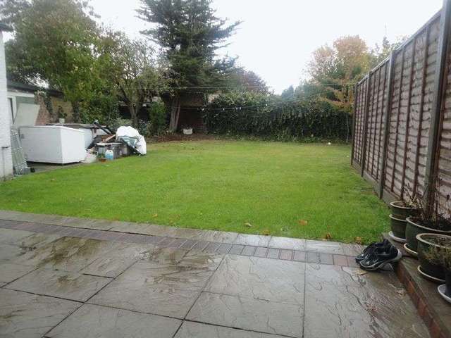  Image of 3 bedroom Detached house to rent in Wallasey Crescent Ickenham Uxbridge UB10 at Wallasey Crescent Ickenham Uxbridge, UB10 8SA