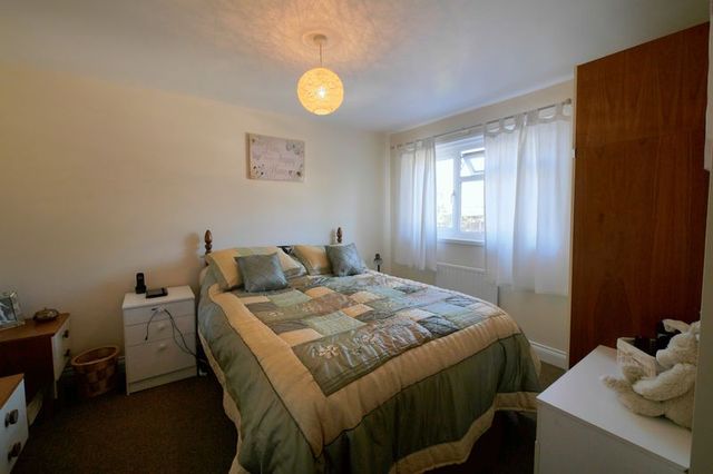  Image of 3 bedroom Terraced house for sale in Saxon Close Wallingford OX10 at Saxon Close  Wallingford, OX10 0SR