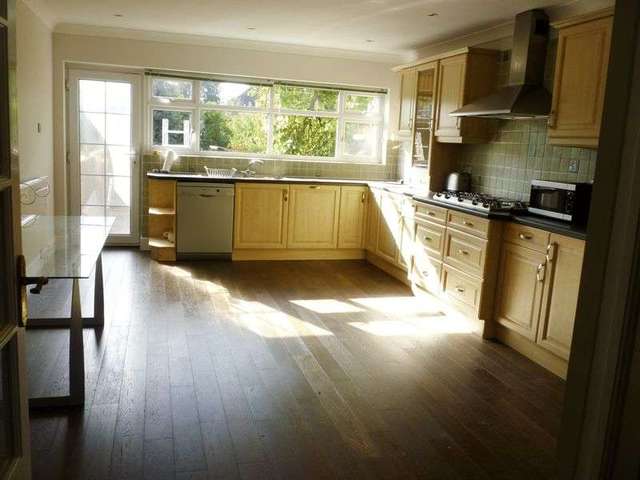  Image of 4 bedroom Detached house to rent in Cromer Villas Road London SW18 at Cromer Villas Road  Wandsworth, SW18 1PH