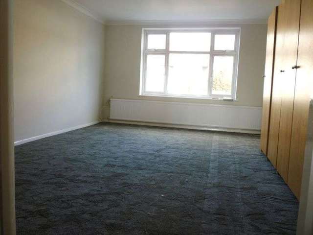  Image of 4 bedroom Detached house to rent in Cromer Villas Road London SW18 at Cromer Villas Road  Wandsworth, SW18 1PH