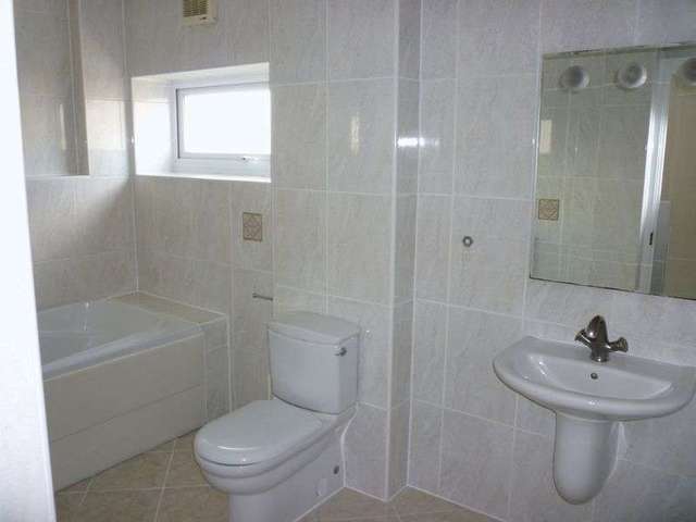  Image of 4 bedroom Detached house to rent in Cromer Villas Road London SW18 at Cromer Villas Road  Wandsworth, SW18 1PH