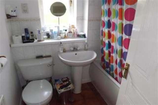  Image of 2 bedroom Detached house to rent in Victory Road London E11 at London, E11 1UL