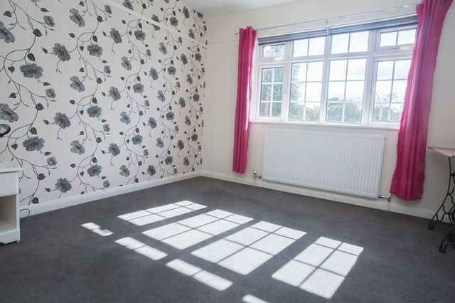  Image of 4 bedroom Detached house for sale in Warren Road Banstead SM7 at Warren Road  Banstead, SM7 1LA