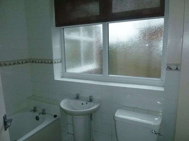  Image of 3 bedroom Detached house to rent in Welford Avenue Lowton Warrington WA3 at Welford Avenue Lowton Lowton, WA3 2RN