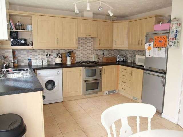  Image of 3 bedroom Semi-Detached house to rent in Wellington Street Loughborough LE11 at Wellington Street  Loughborough, LE11 1BZ