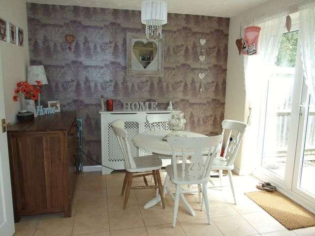  Image of 3 bedroom Semi-Detached house to rent in Wellington Street Loughborough LE11 at Wellington Street  Loughborough, LE11 1BZ