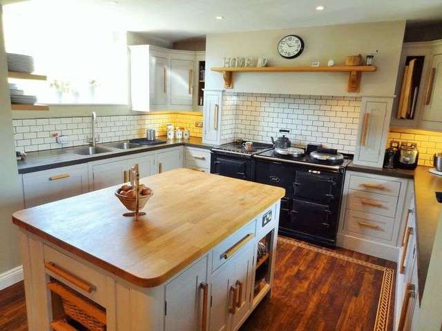  Image of 5 bedroom Detached house for sale in Wembdon Hill Wembdon Bridgwater TA6 at Wembdon Hill Wembdon Bridgwater, TA6 7PX