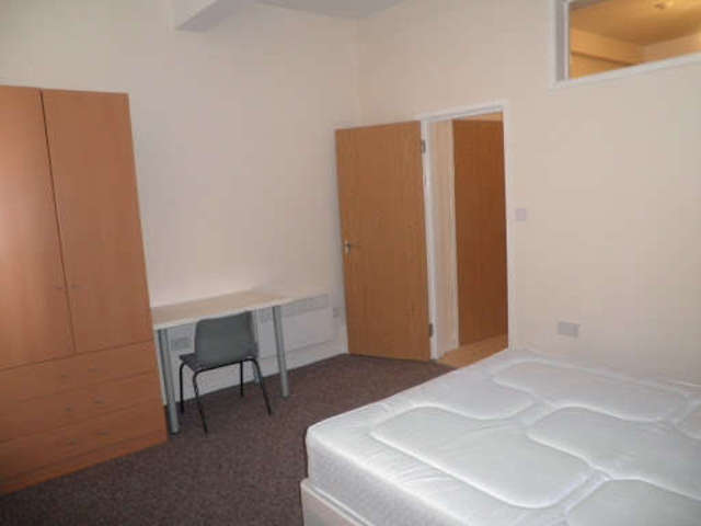  Image of 1 bedroom Flat to rent in West Luton Place Cardiff CF24 at West Luton Place  Cardiff, CF24 0EW